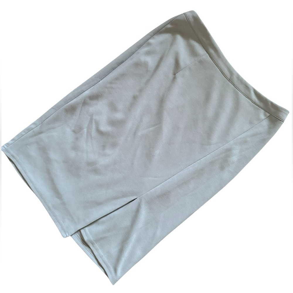Lt. Gray Pencil Skirt Sz. Med - Picture 2 of 5